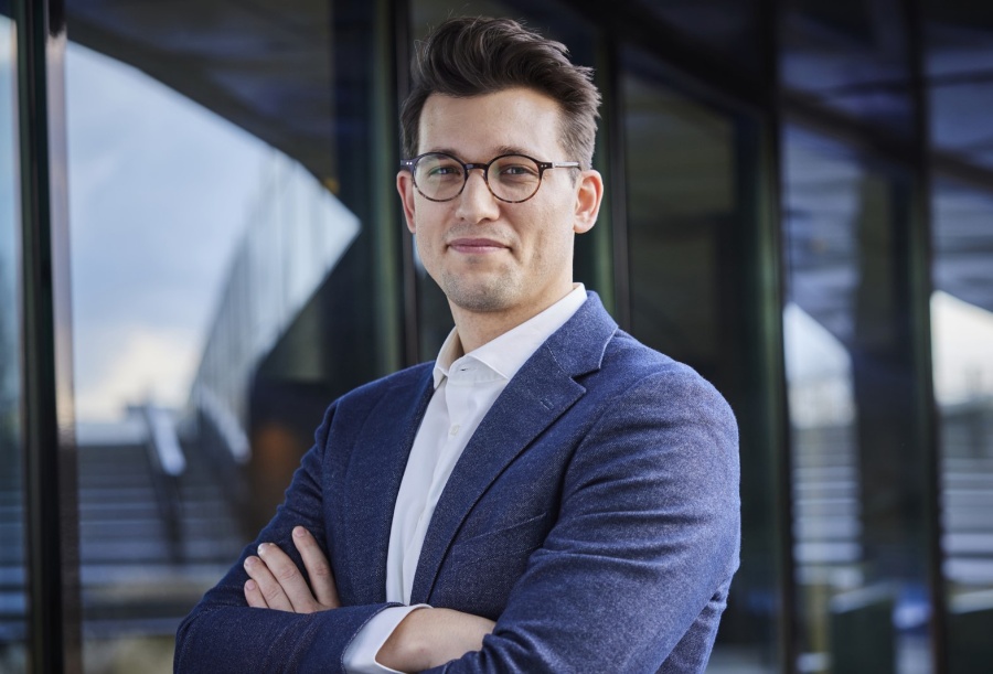 Philipp Obier - 雙極離散器件事業(yè)部負(fù)責(zé)人