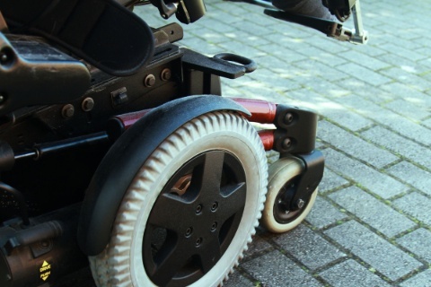 空間受限電機的高IDS